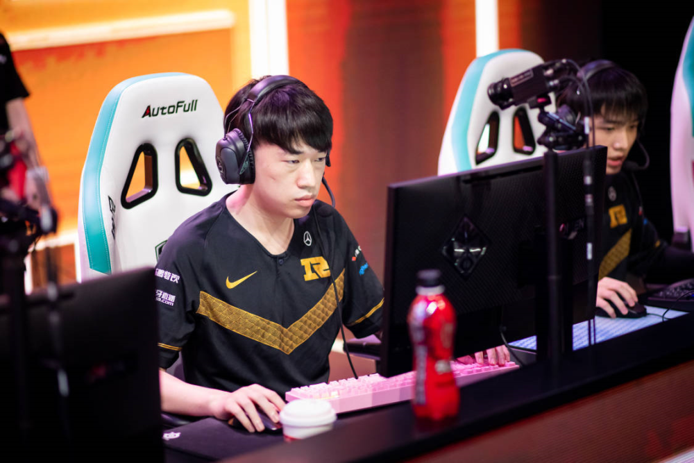 库拉索夫主场惨遭击败，小组出线前景渺茫！