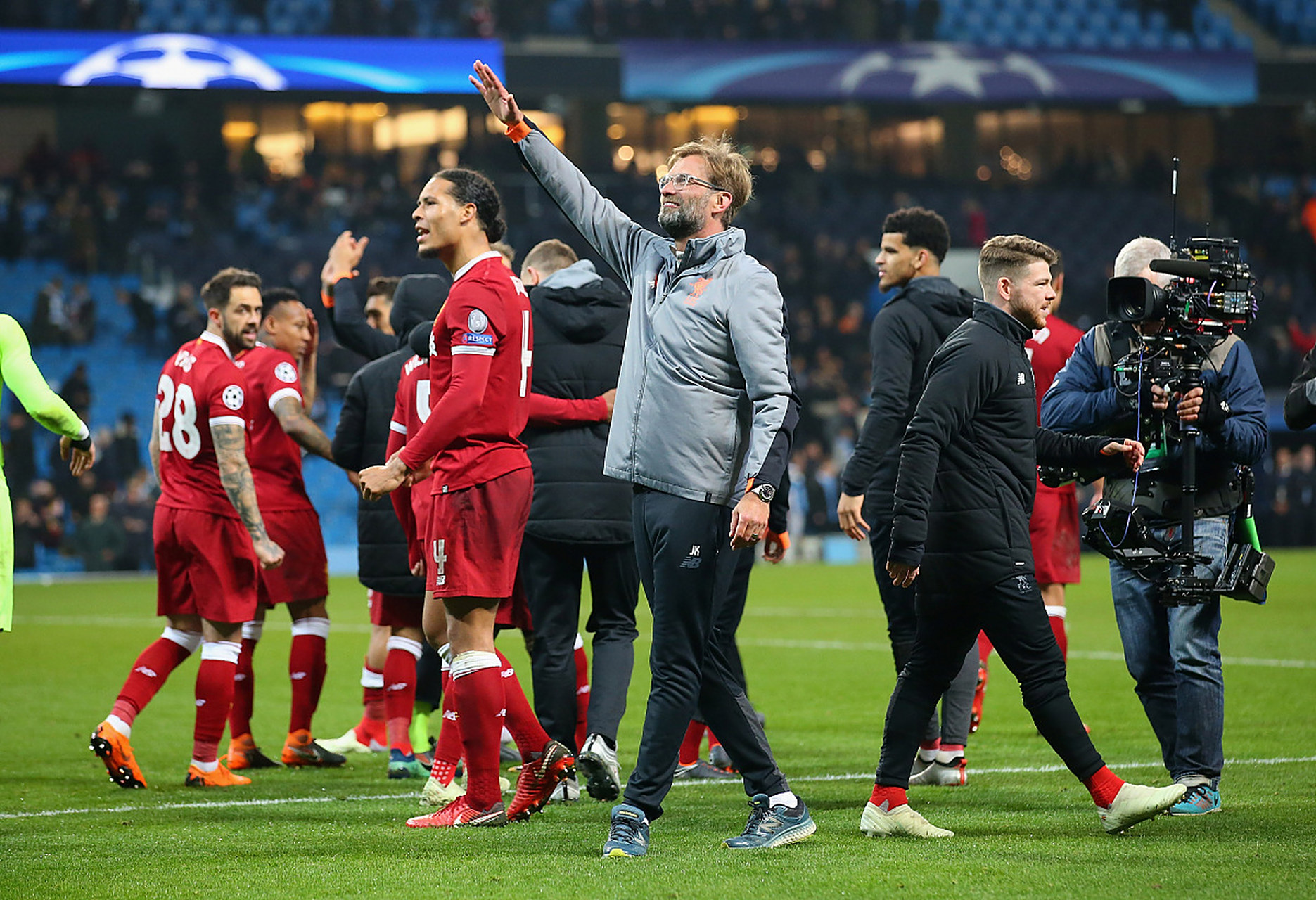 阿拉维斯备战重要比赛，全队士气高昂