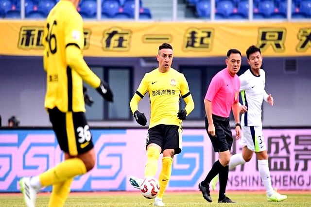 熊猫直播-中国足球职业联赛开启新一轮对决，惊心动魄！