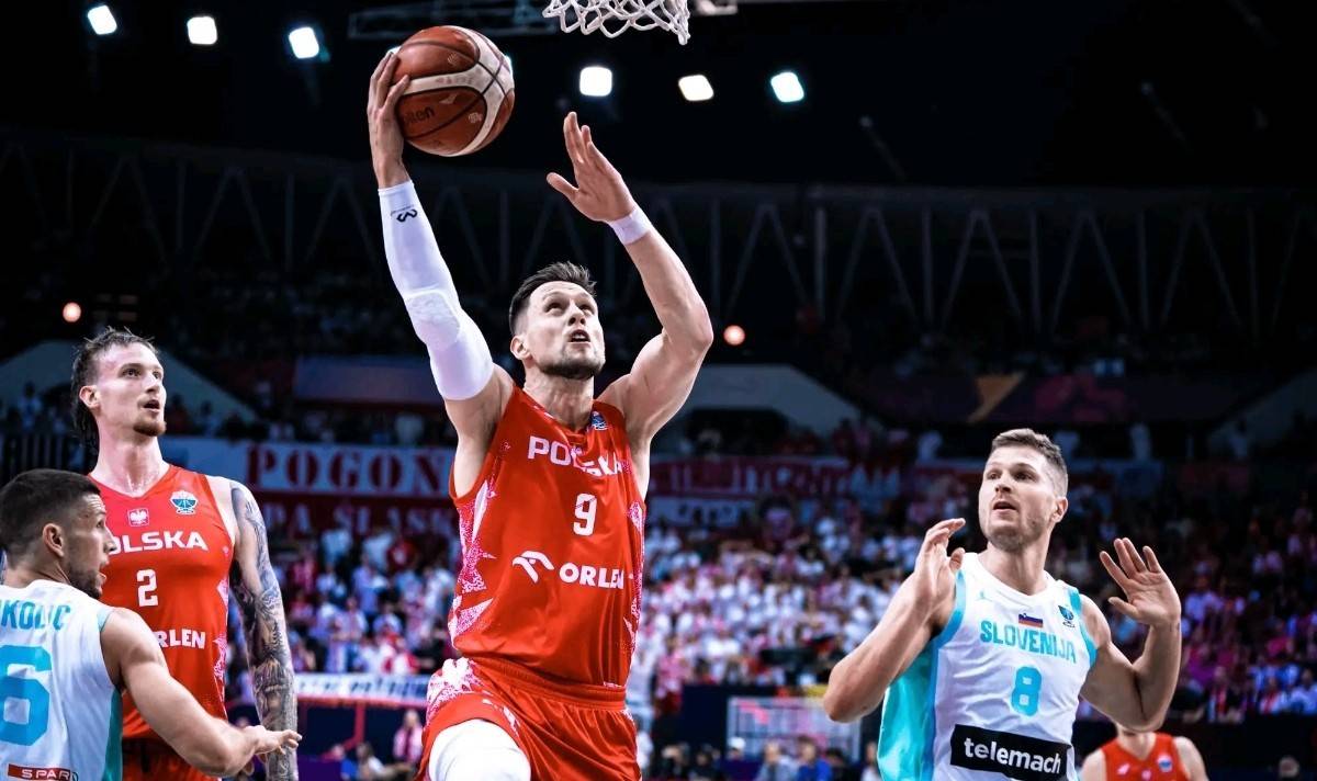 波兰男篮爆冷巴西男篮,瓦兰丘纳斯送出助攻 波兰男篮爆冷巴西男篮,瓦兰丘纳斯送出助攻