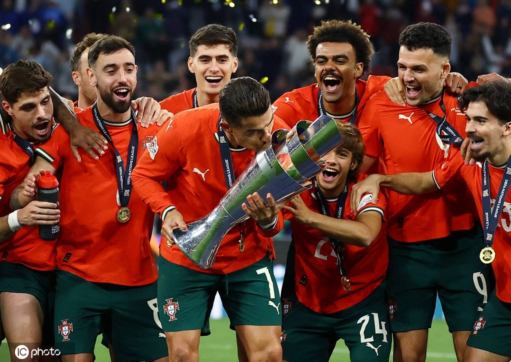 熊猫体育中国App-C罗破门带队获胜，助力球队晋级