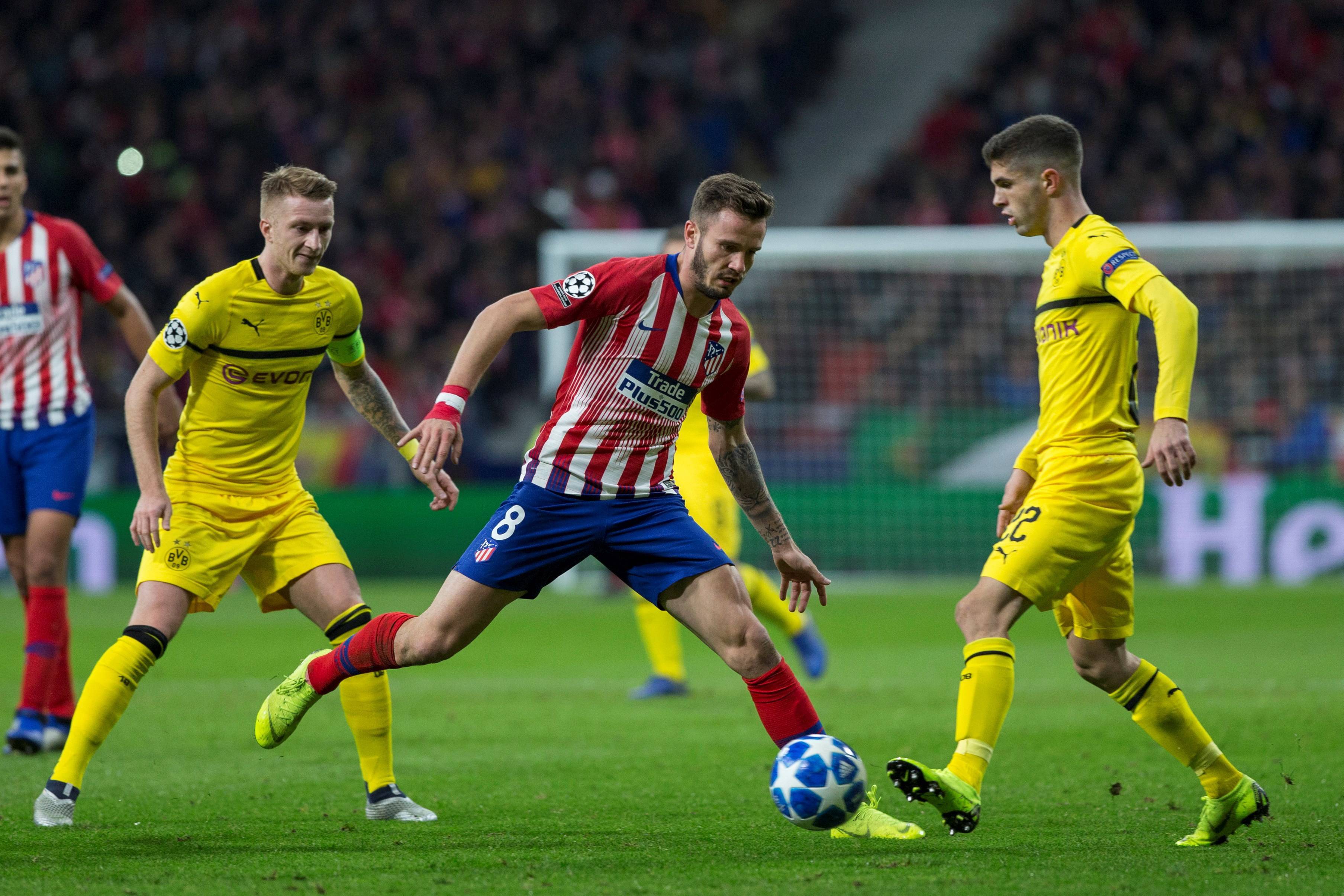 球队实力激烈竞争,比赛场面精彩绝伦 球队实力激烈竞争,比赛场面精彩绝伦