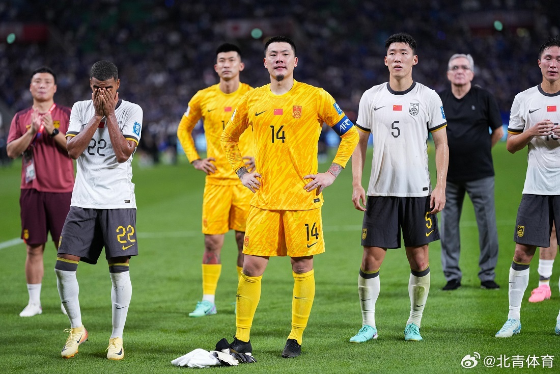 战术变阵频频被质疑，主帅面临严峻挑战