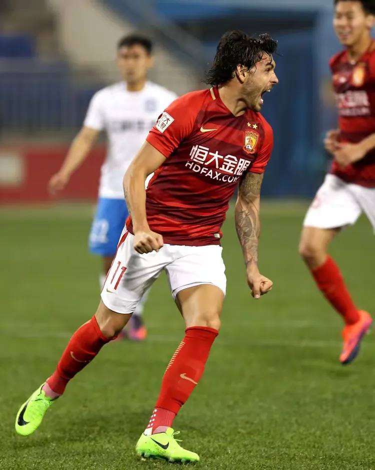 北美选手表现亮眼，敢拼能赢