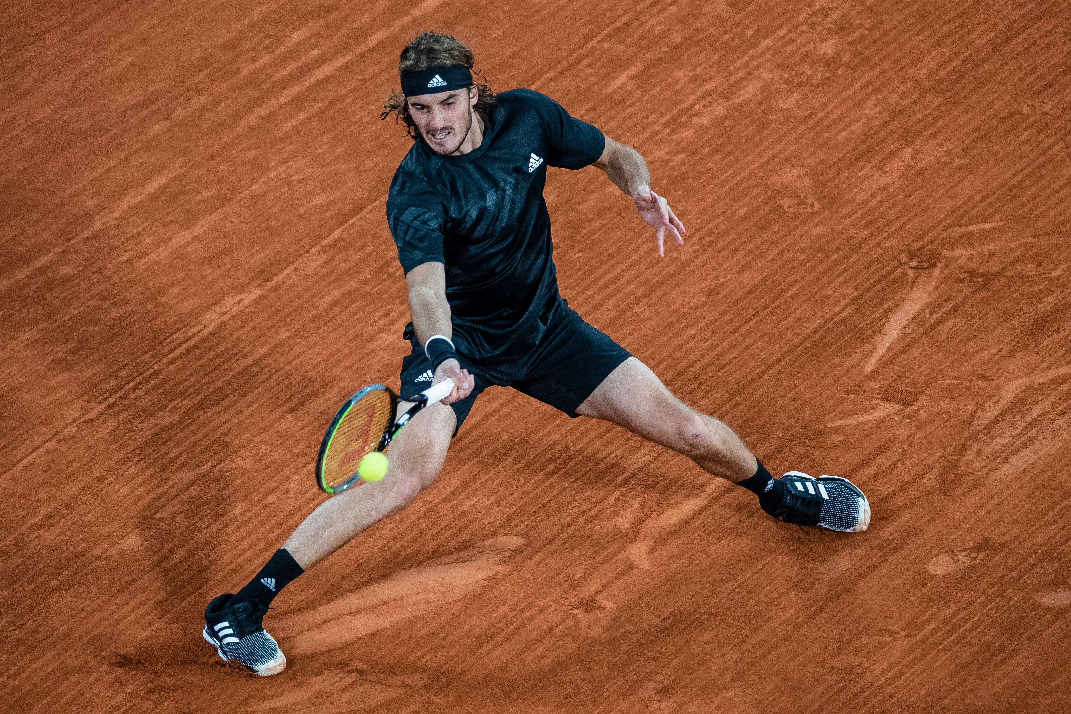 意大利网球队横扫法国网球队,西西帕斯关键制胜 意大利网球队横扫法国网球队,西西帕斯关键制胜