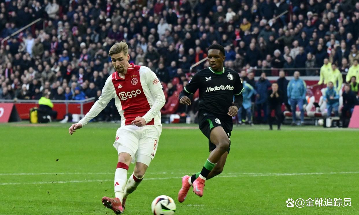 阿贾克斯客场连续惊险逆转，展现实力